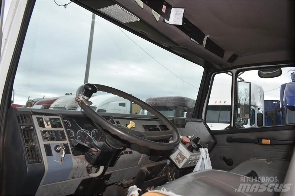 Freightliner FL70 Βυτιοφόρα φορτηγά