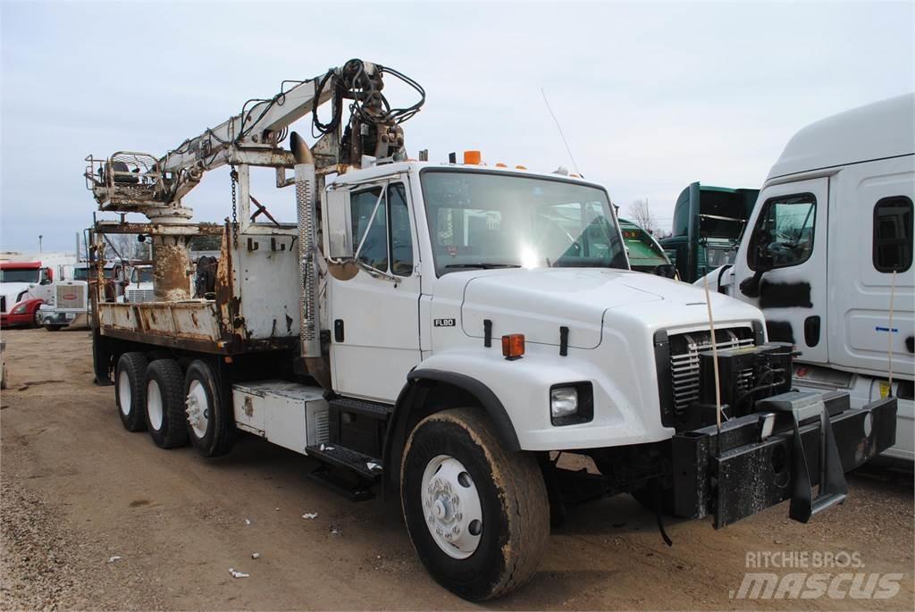 Freightliner FL80 Φορτηγά με Γερανό