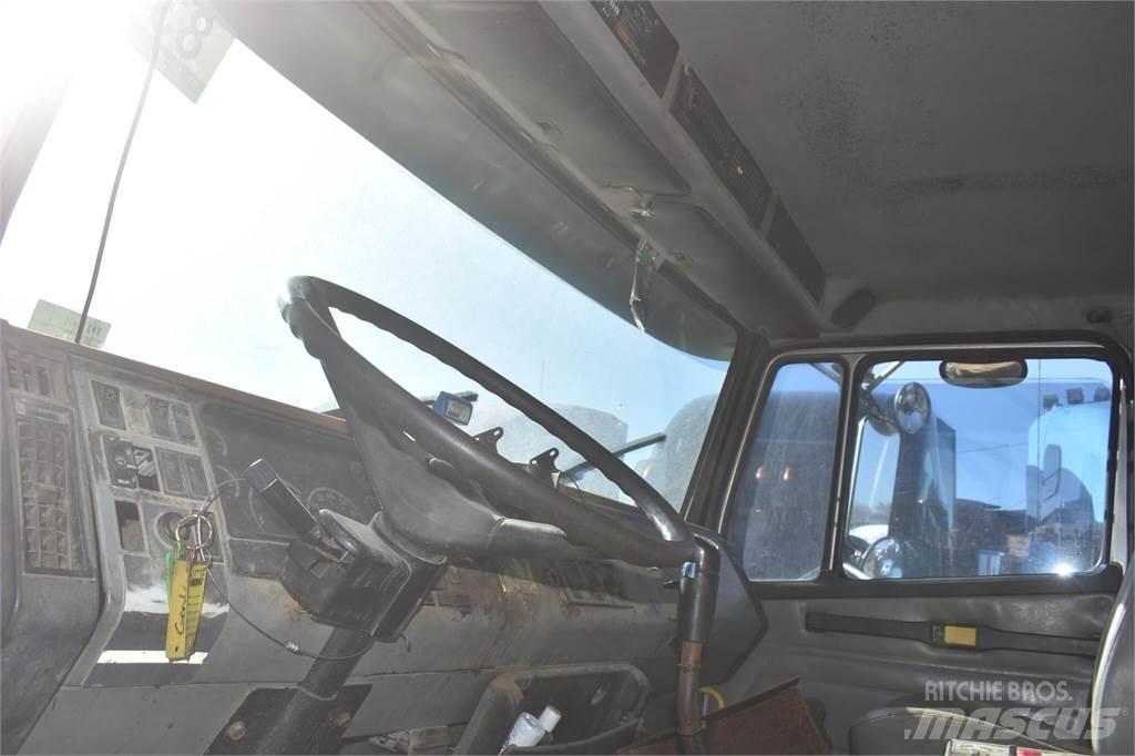 Freightliner FLC112 Φορτηγά Ανατροπή