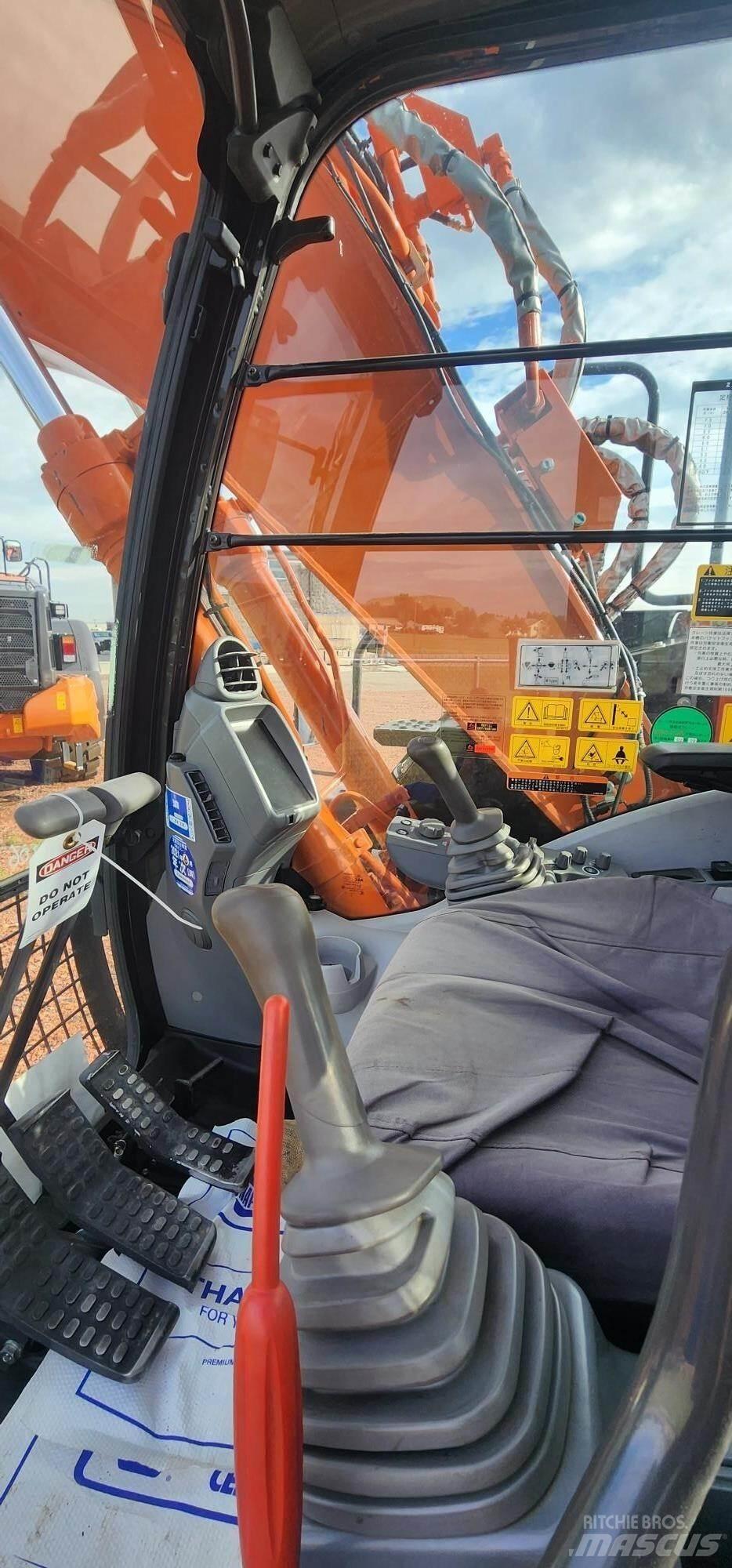 Hitachi ZX135US-6 Εκσκαφείς με ερπύστριες