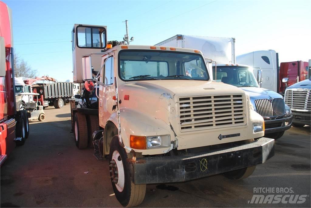International 4700 Φορτηγά με Γερανό