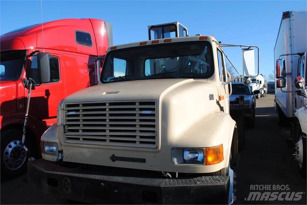 International 4700 Φορτηγά με Γερανό