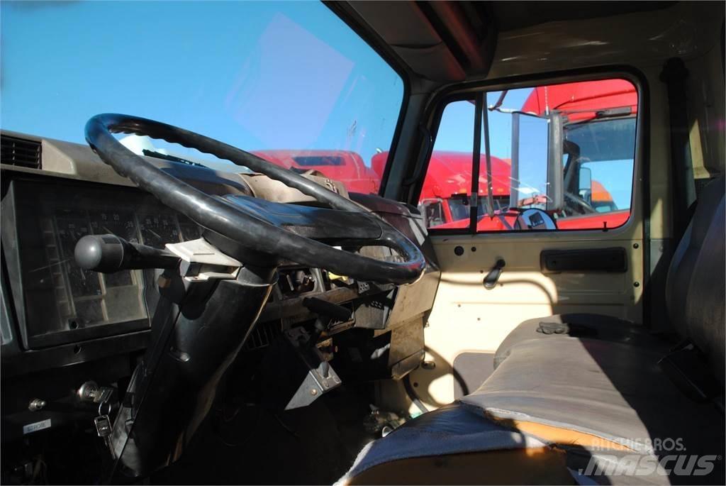 International 4700 Φορτηγά με Γερανό