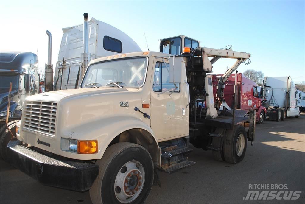 International 4700 Φορτηγά με Γερανό