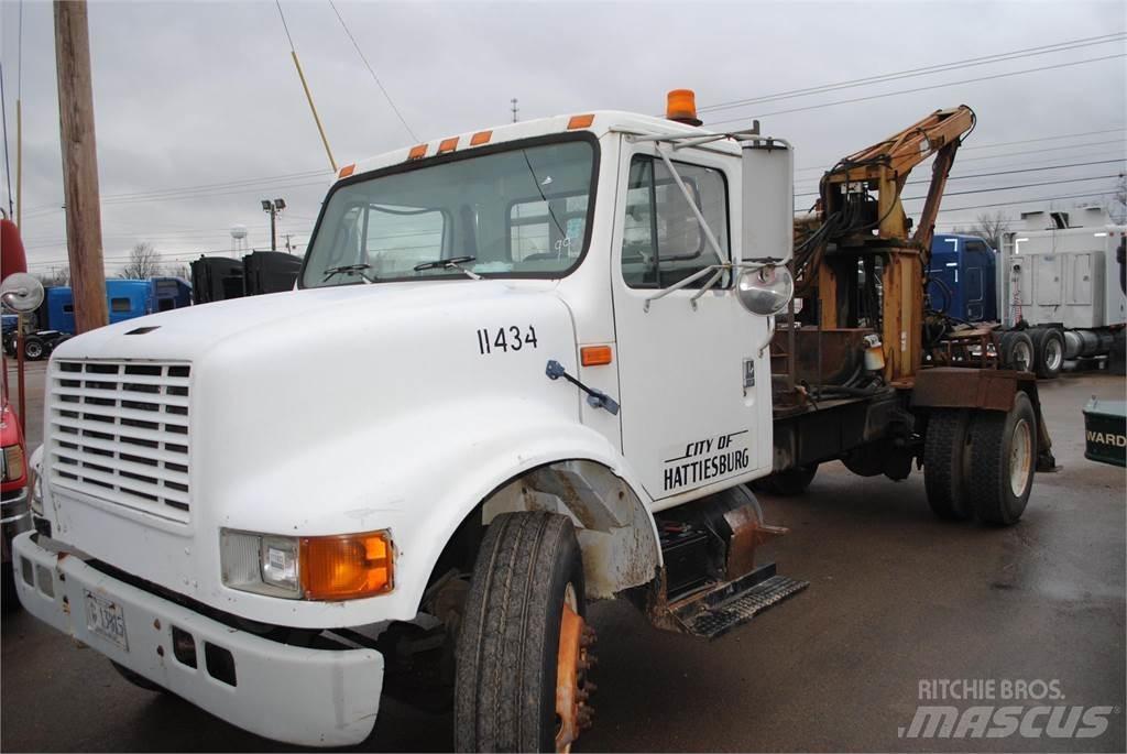 International 4700 Φορτηγά με Γερανό