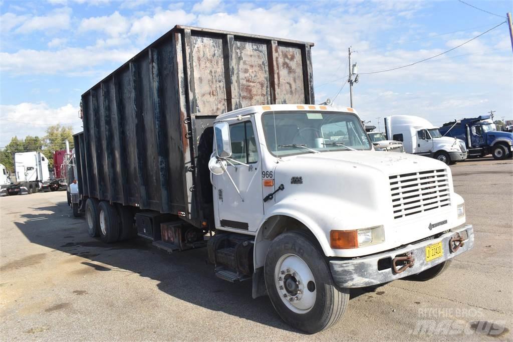 International 4900 Φορτηγά με Γερανό
