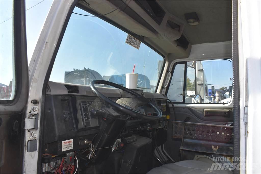 International 4900 Φορτηγά με Γερανό