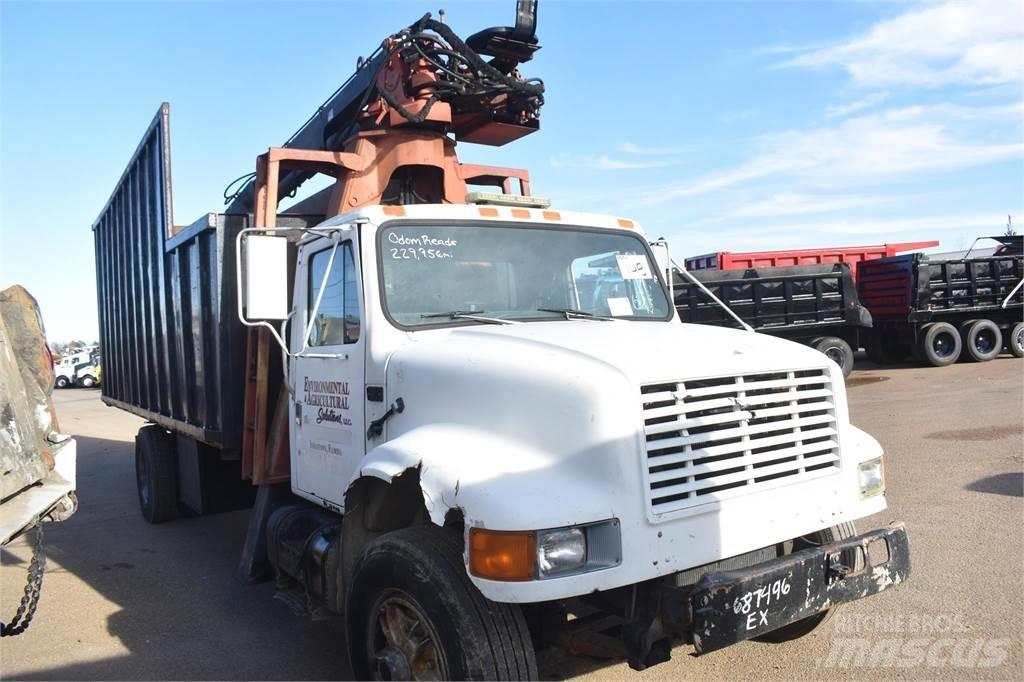 International 4900 Φορτηγά με Γερανό