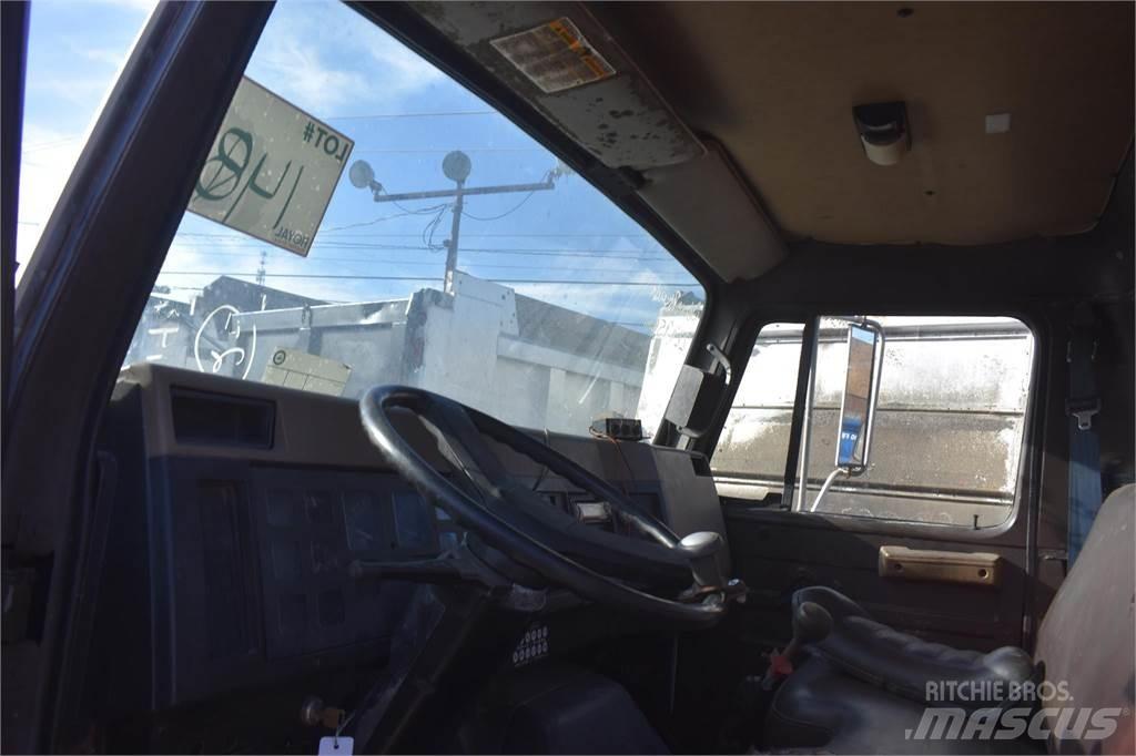 International 4900 Φορτηγά με Γερανό