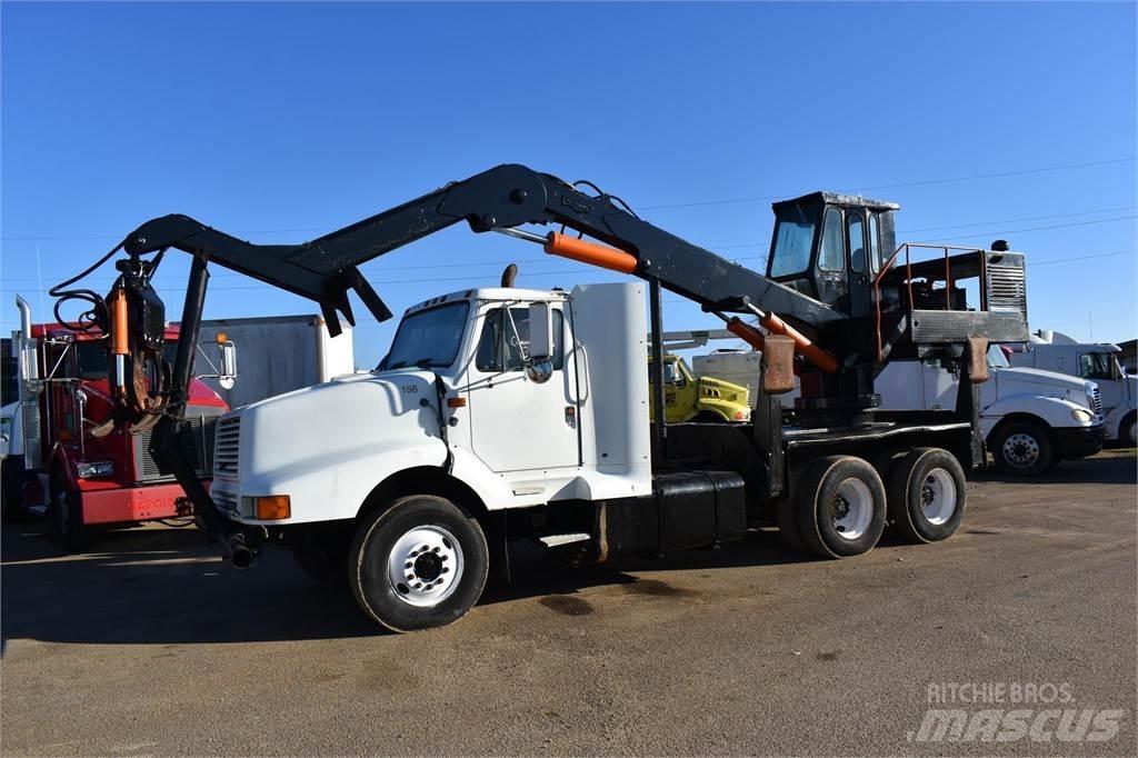International 8200 Φορτηγά με Γερανό