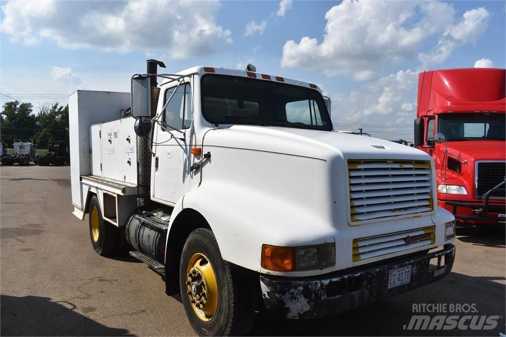 International 8200 Βυτιοφόρα φορτηγά