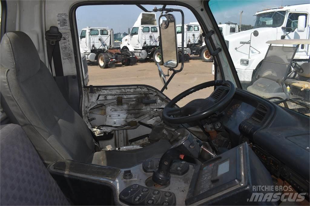 Isuzu NPR Φορτηγά σκούπες