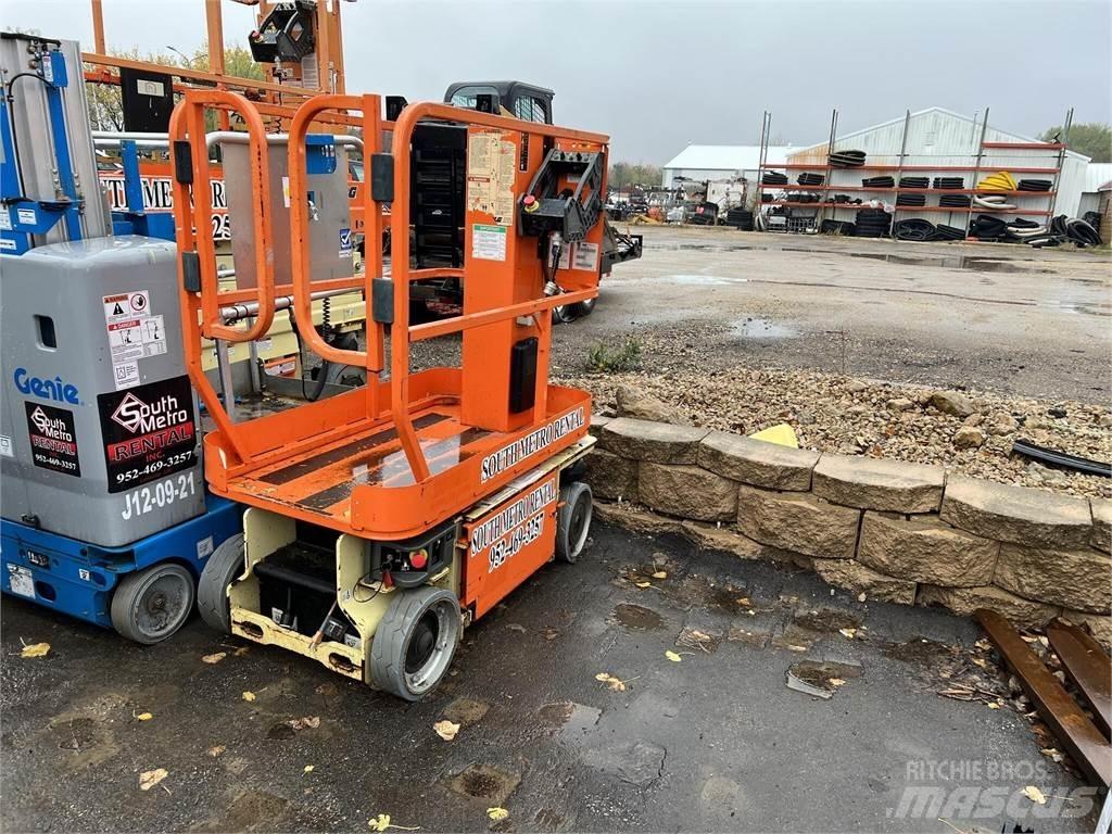 JLG 1230ES Ανυψωτήρες με κατακόρυφους πυλώνες