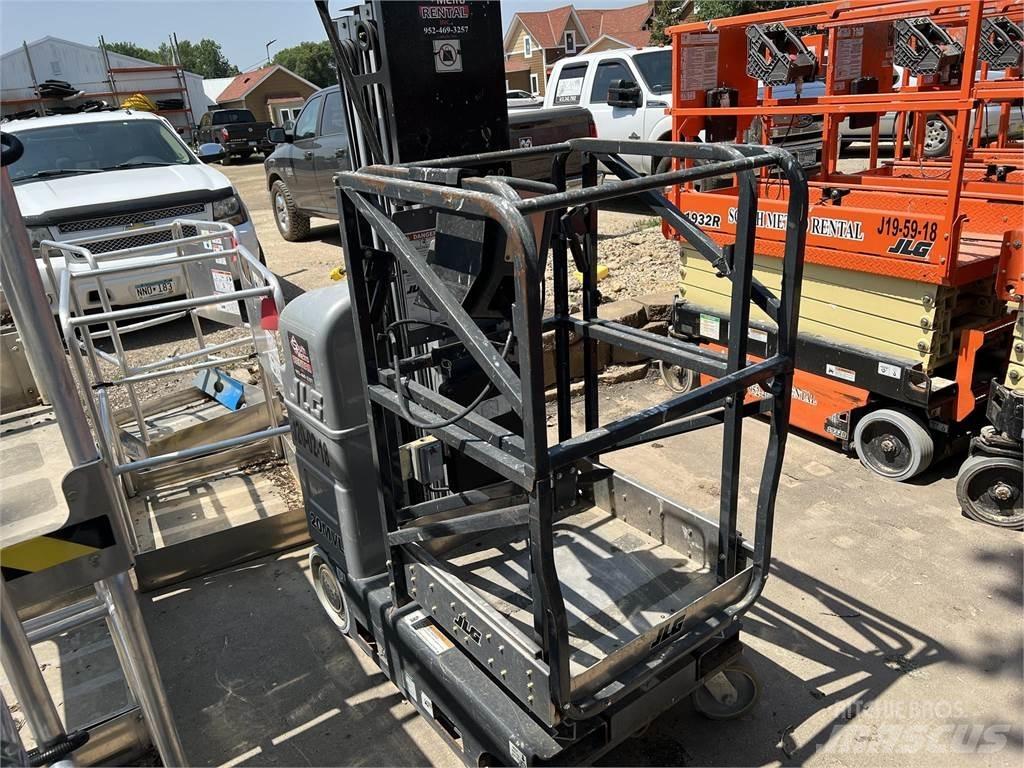 JLG 20MVL Ανυψωτήρες με κατακόρυφους πυλώνες