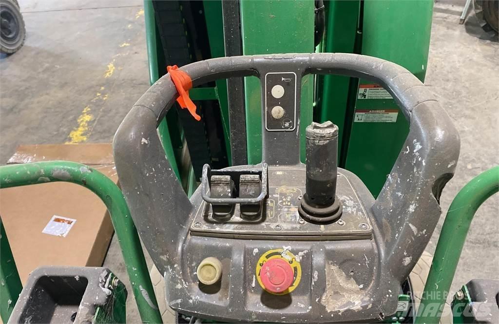 JLG TOUCAN 26E Ανυψωτήρες με κατακόρυφους πυλώνες