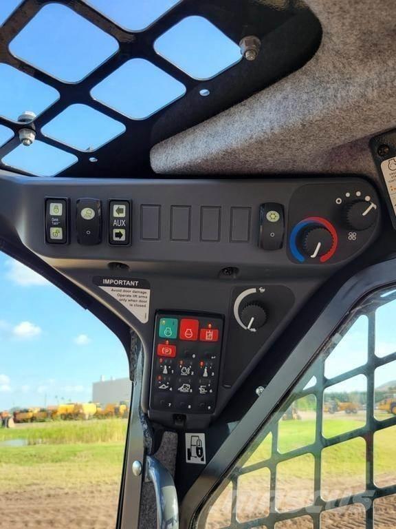 John Deere 325G Φορτωτάκια