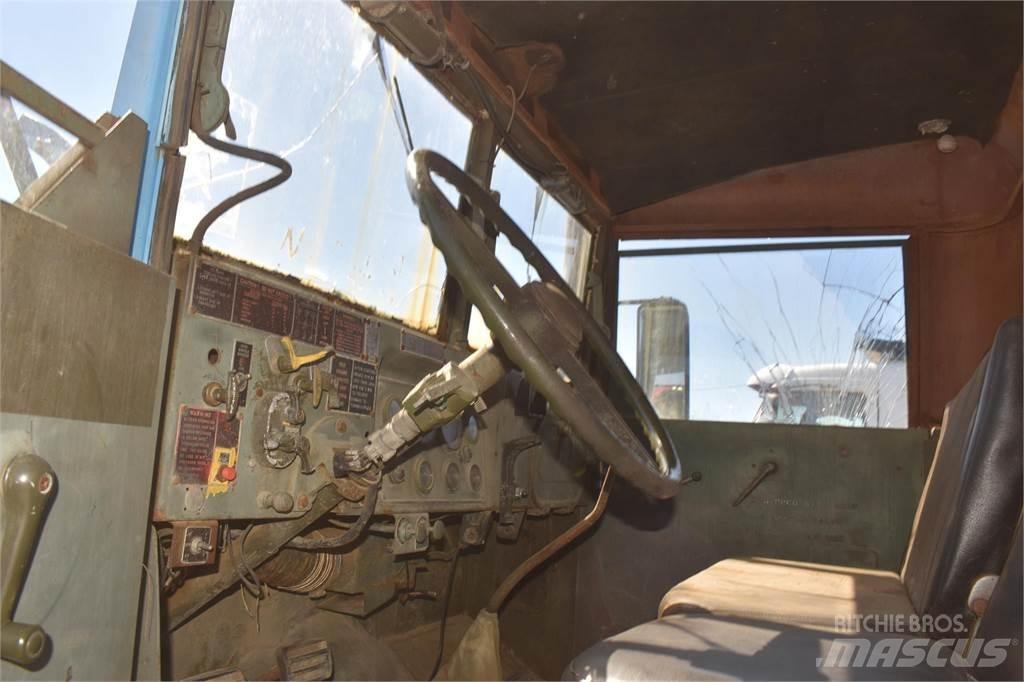 Kaiser M51A2 Φορτηγά Ανατροπή