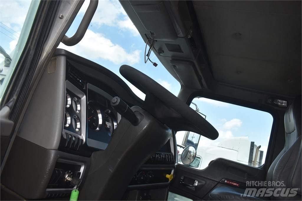 Kenworth T440 Φορτηγά Ανατροπή