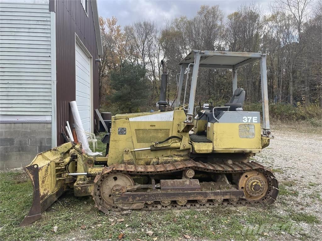 Komatsu D37E-5 Μπουλντόζες με ερπύστριες