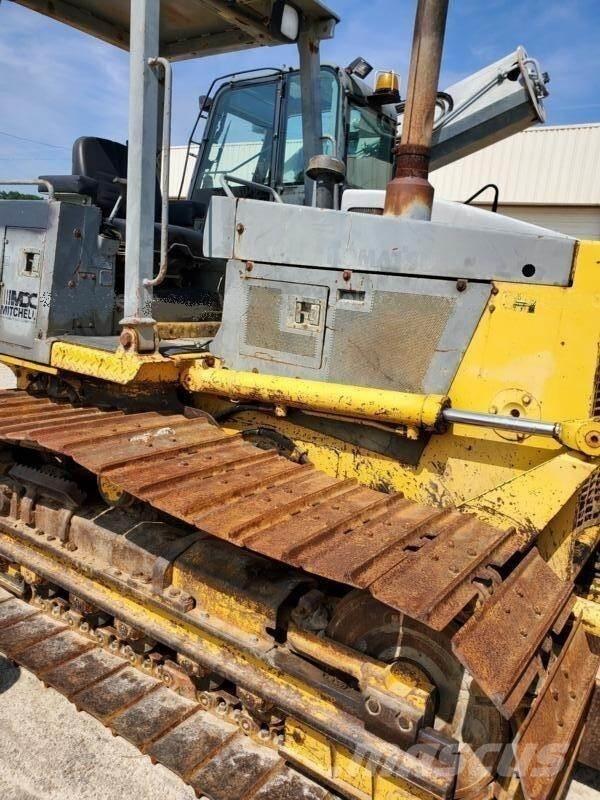 Komatsu D38P-1 LGP Μπουλντόζες με ερπύστριες