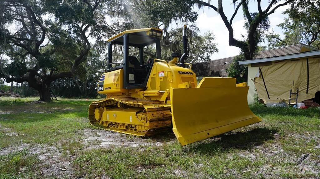 Komatsu D39PX-24 Μπουλντόζες με ερπύστριες