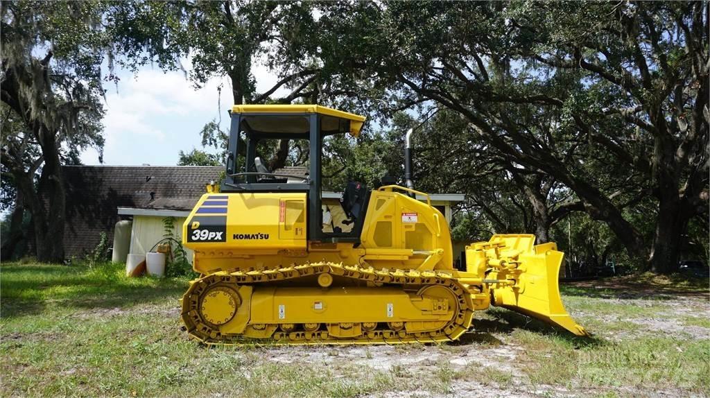Komatsu D39PX-24 Μπουλντόζες με ερπύστριες