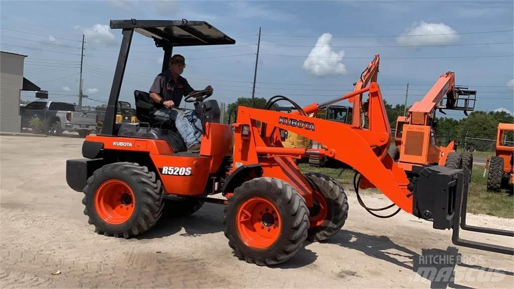 Kubota R520 Φορτωτές με λάστιχα (Τροχοφόροι)