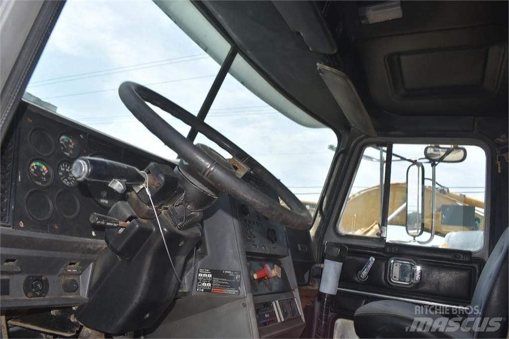Mack CH613 Βυτιοφόρα φορτηγά