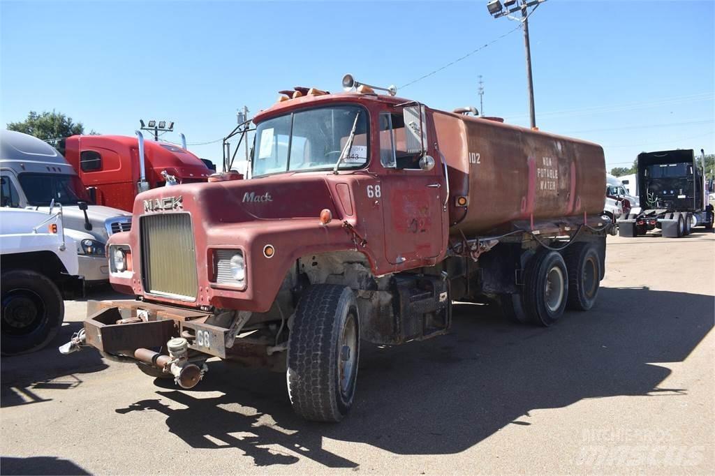 Mack DM685S Βυτιοφόρα φορτηγά