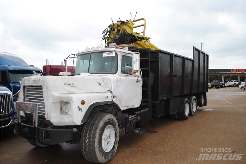 Mack DM690S Φορτηγά με Γερανό