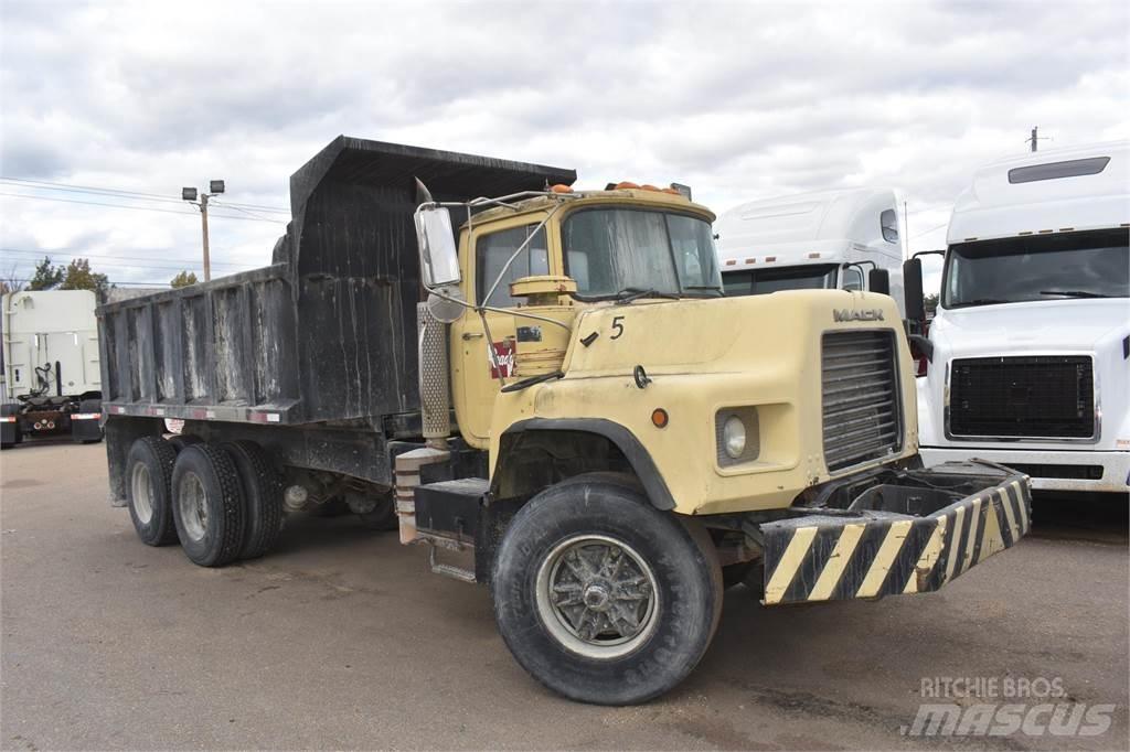 Mack DM690S Φορτηγά Ανατροπή