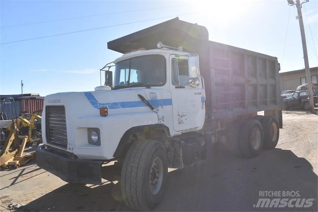 Mack DM690S Φορτηγά Ανατροπή