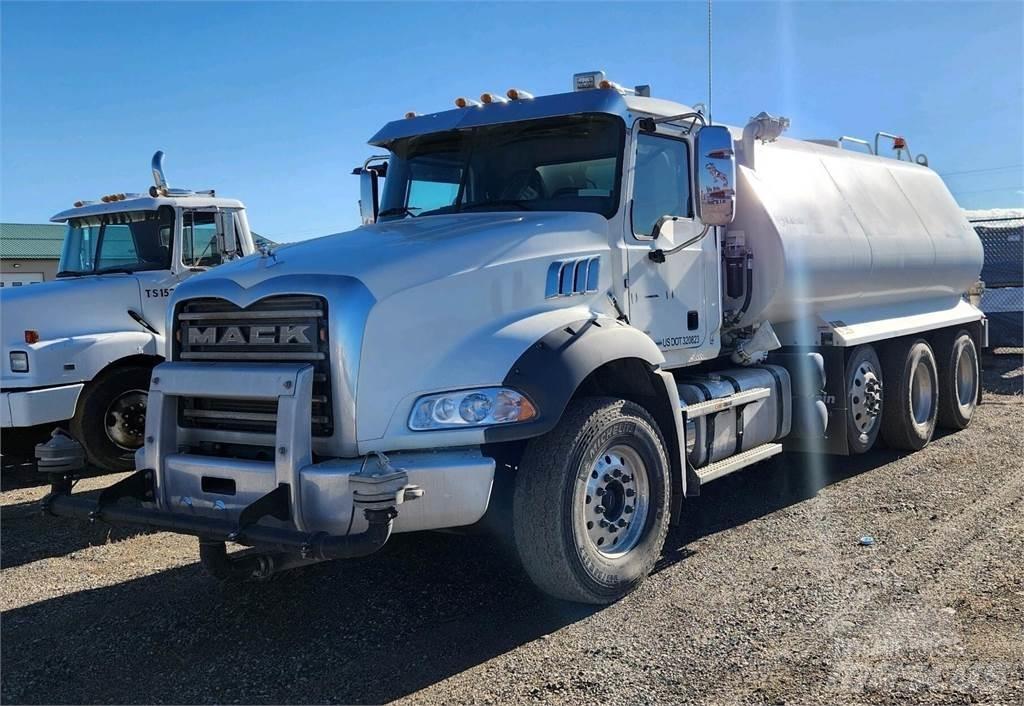 Mack GRANITE 84BR Βυτία νερού