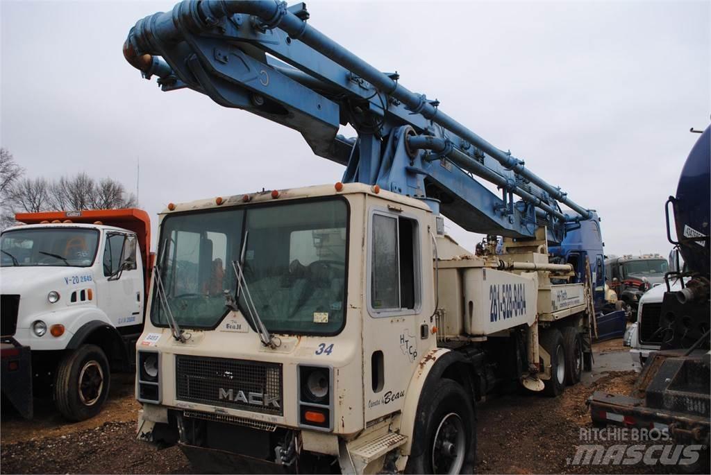 Mack MR686S Φορτηγά-Μπετονιέρες
