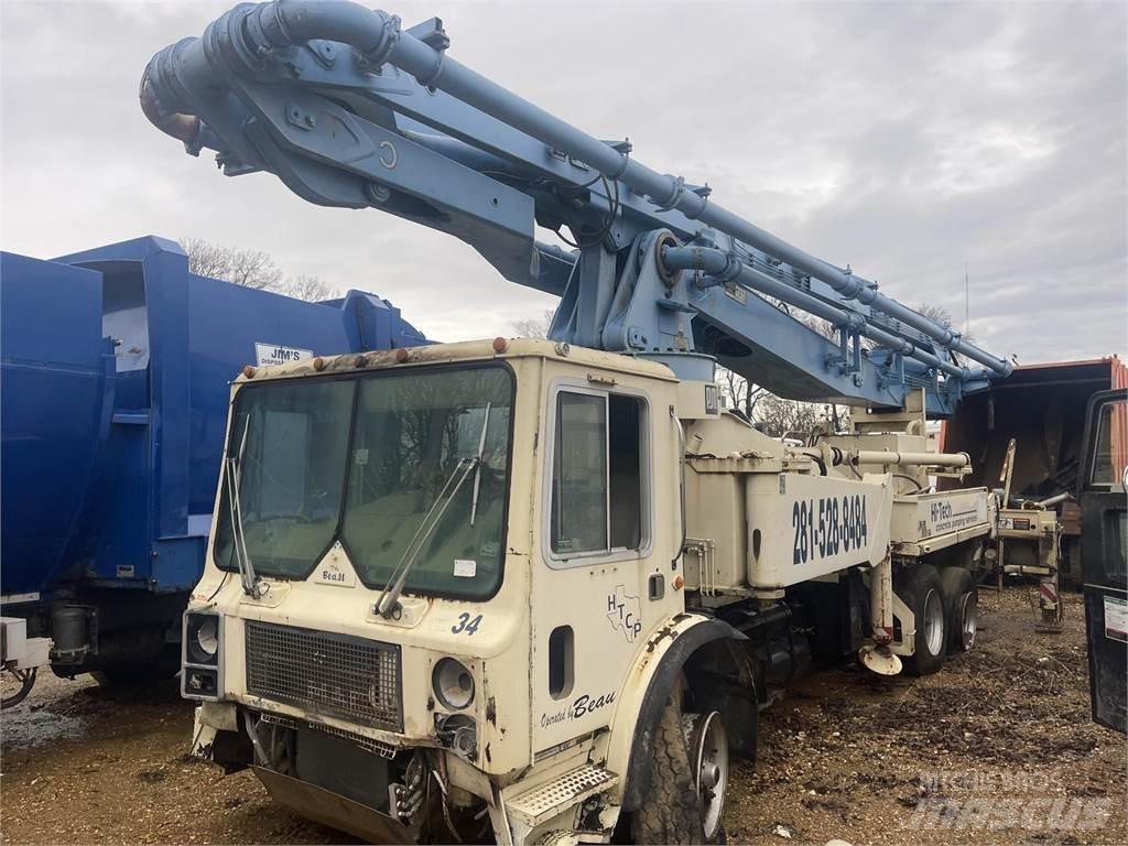 Mack MR686S Φορτηγά-Μπετονιέρες