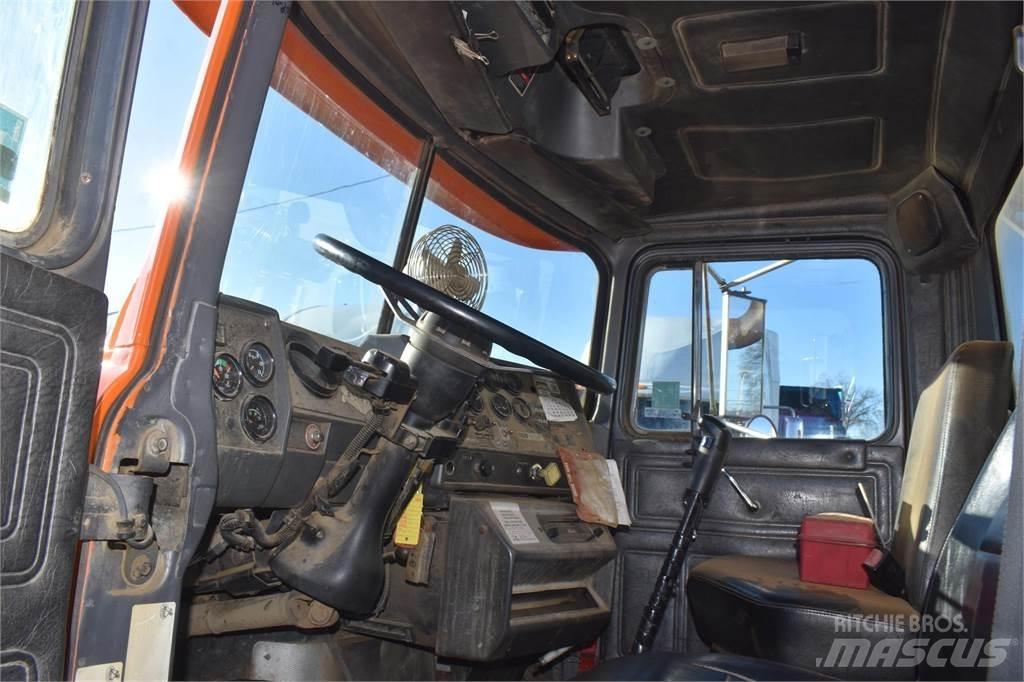 Mack RD688S Φορτηγά Ανατροπή