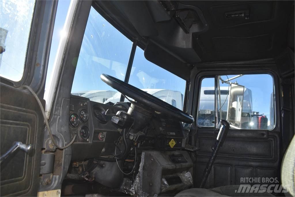 Mack RD688S Φορτηγά Ανατροπή
