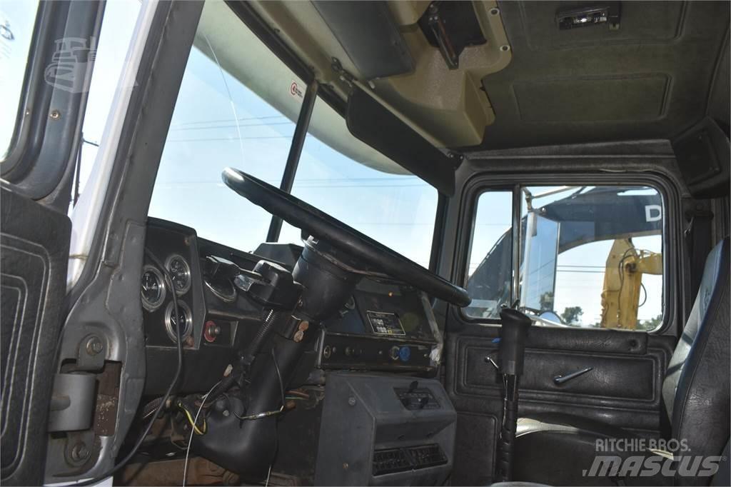 Mack RD690S Φορτηγά Ανατροπή