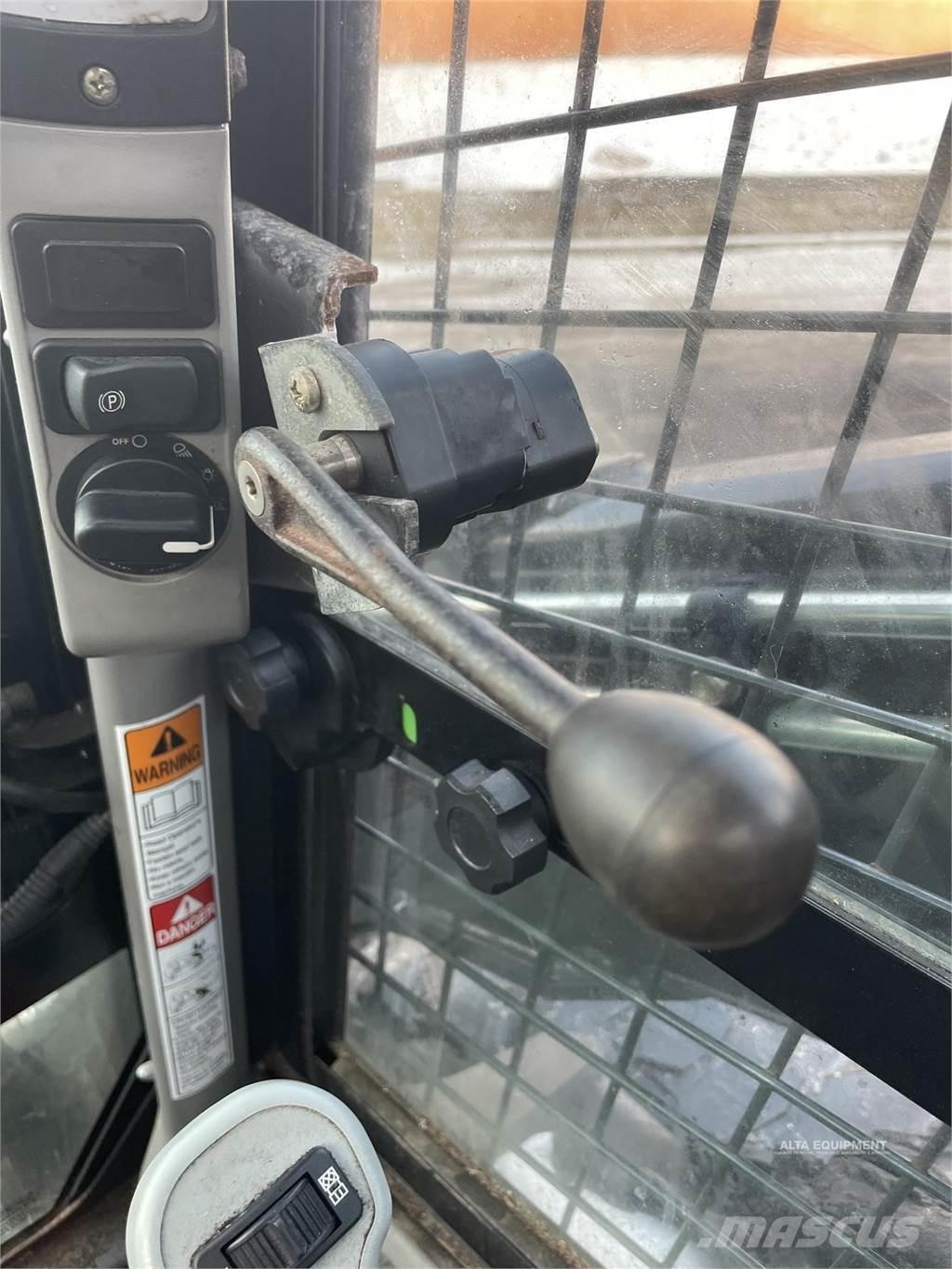 New Holland L228 Φορτωτάκια