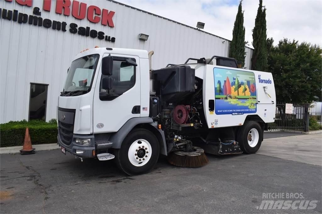 Peterbilt 220 Φορτηγά σκούπες
