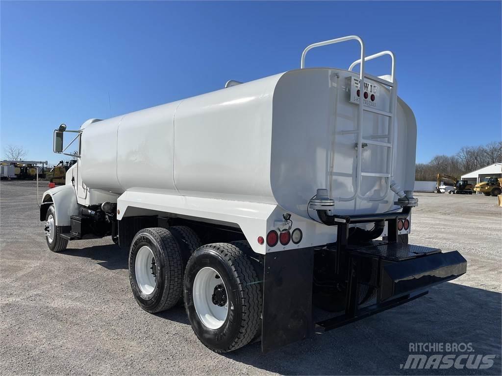 Peterbilt 330 Βυτία νερού