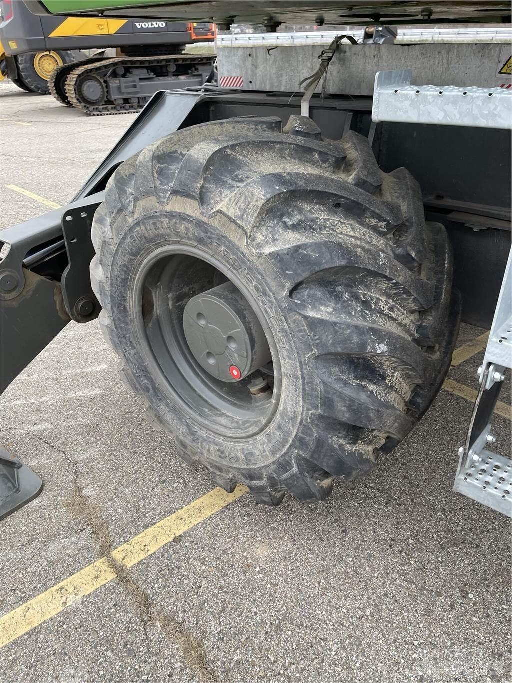 Sennebogen 718E Βιομηχανικά μηχανήματα διαχείρισης αποβλήτων