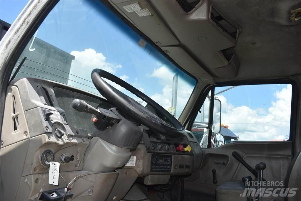 Sterling L7500 Φορτηγά Ανατροπή
