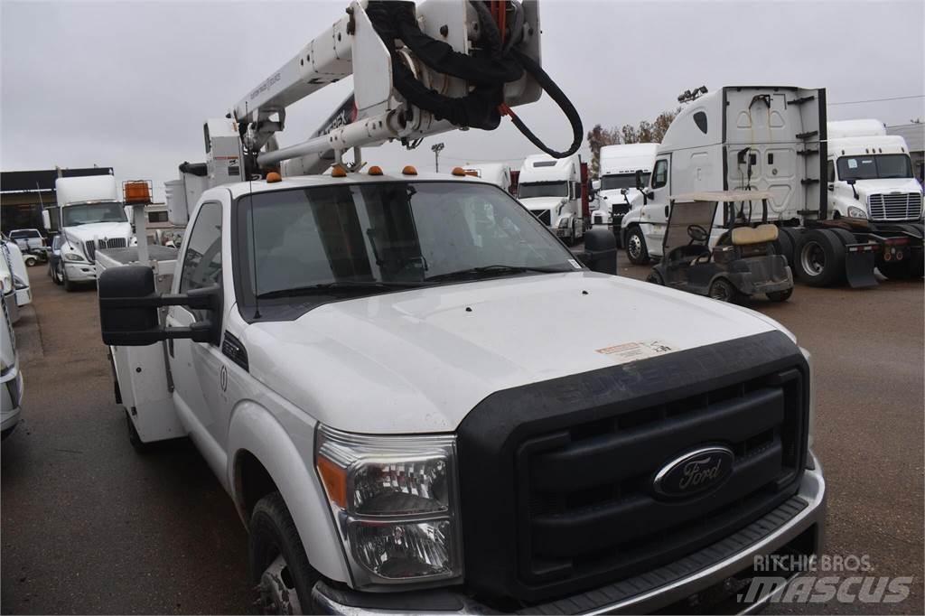 Terex LT38 Εναέριες πλατφόρμες τοποθετημένες σε φορτηγό