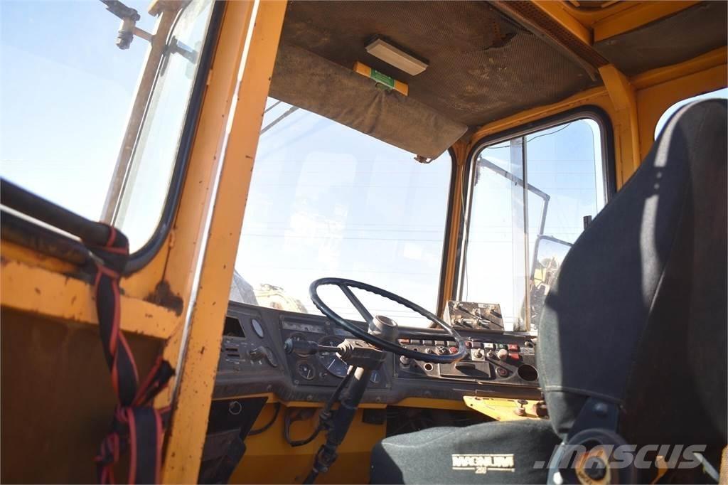 Volvo A25 Σπαστό Dump Truck ADT