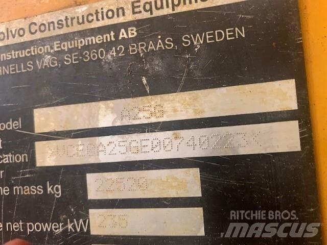 Volvo A25G Βυτία νερού