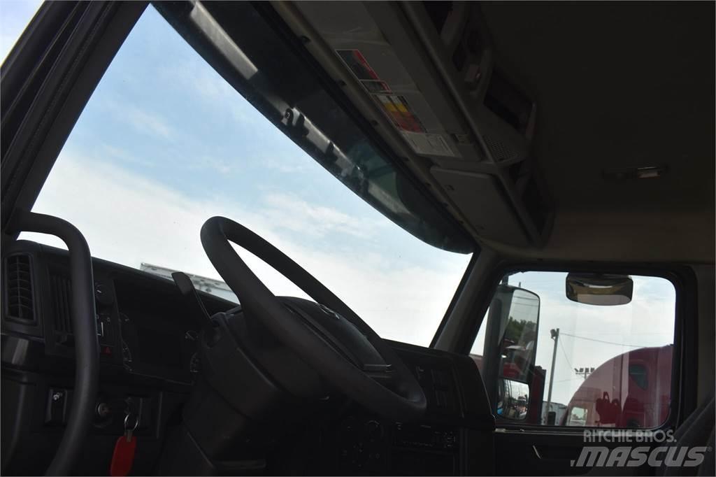 Volvo VHD104F300 Φορτηγά Ανατροπή