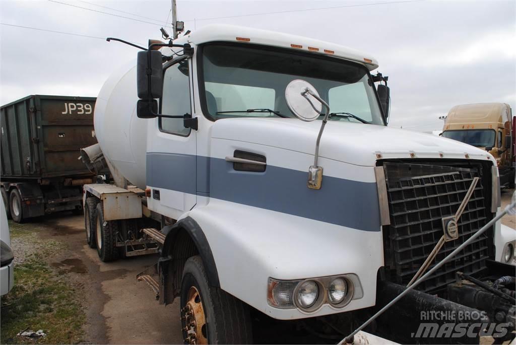 Volvo VHD64B200 Φορτηγά-Μπετονιέρες