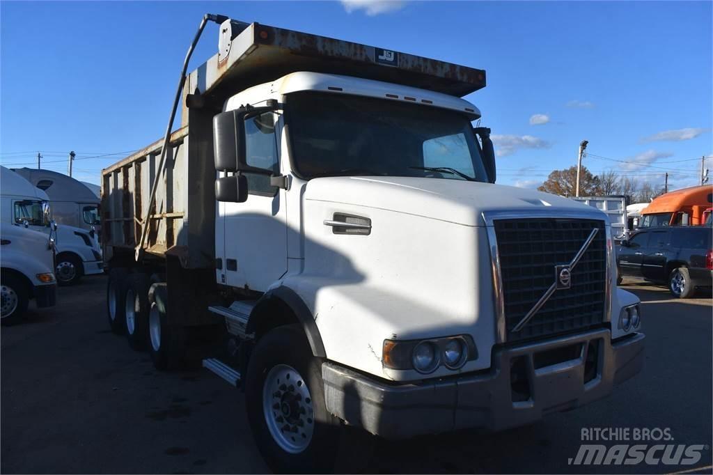 Volvo VHD84B200 Φορτηγά Ανατροπή