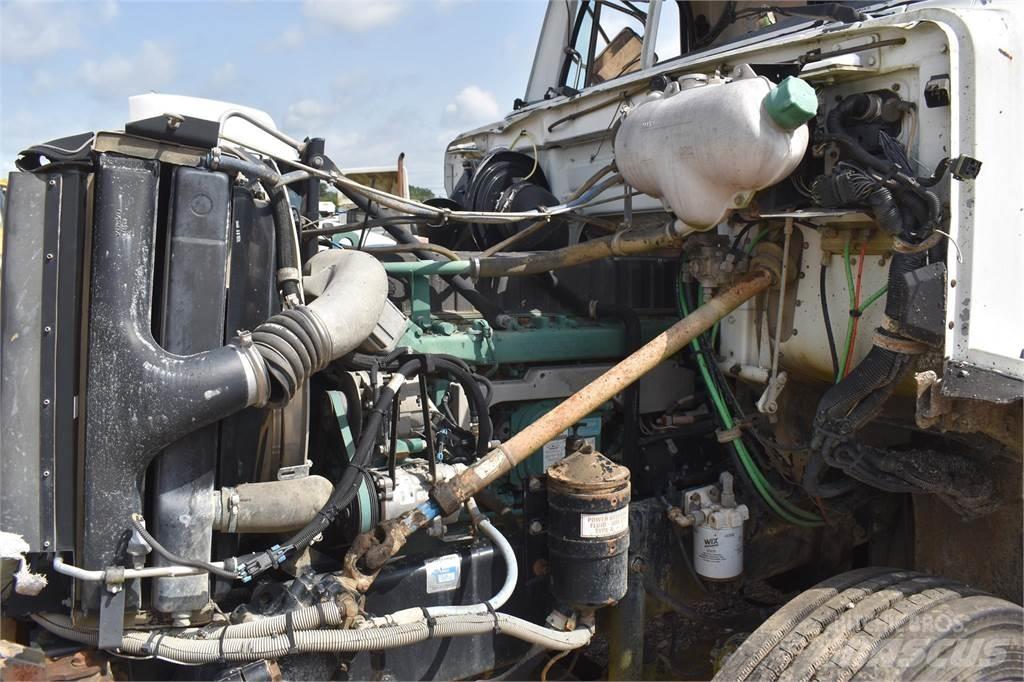 Volvo WG84B Φορτηγά Ανατροπή